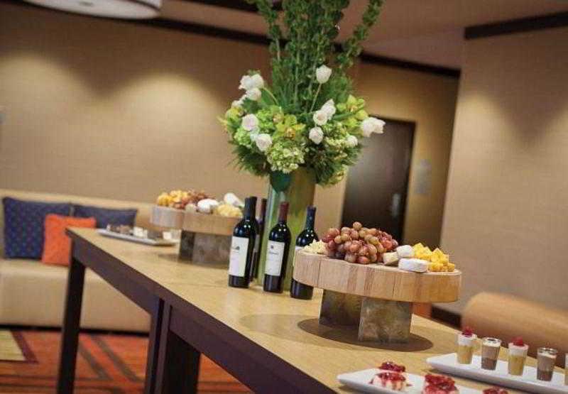 Courtyard Grand Rapids Downtown Hotel Ngoại thất bức ảnh