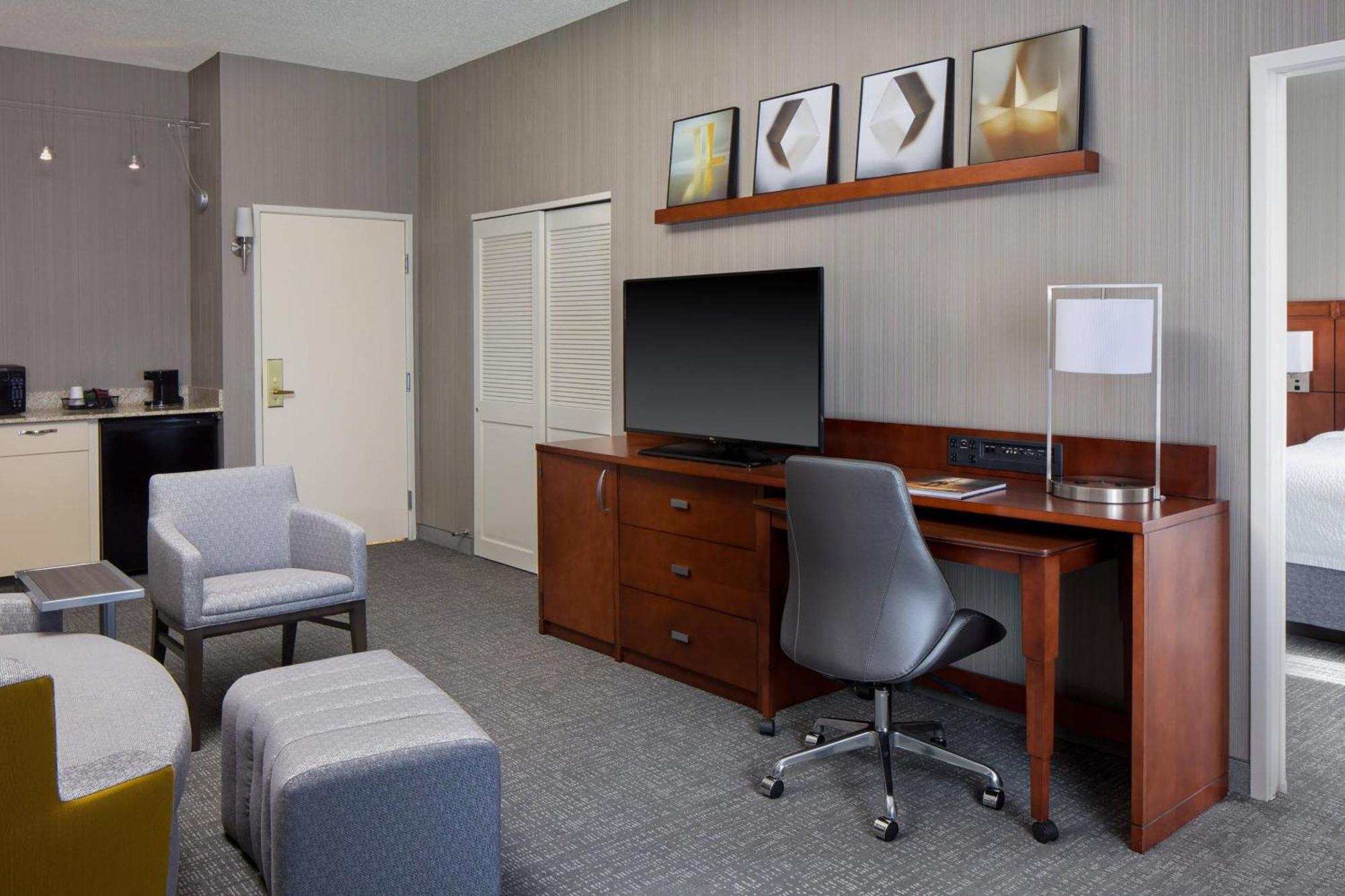 Courtyard Grand Rapids Downtown Hotel Ngoại thất bức ảnh