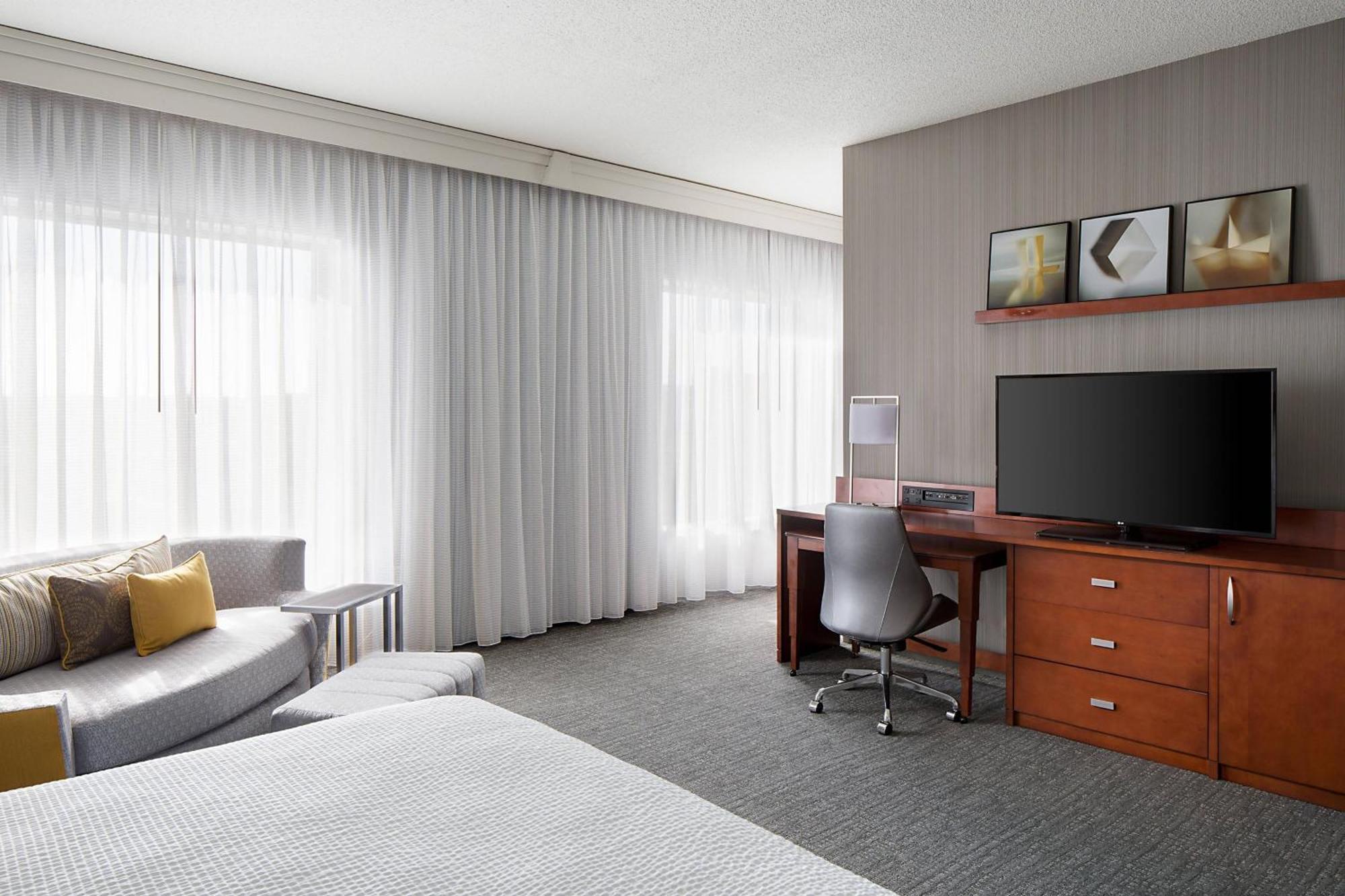 Courtyard Grand Rapids Downtown Hotel Ngoại thất bức ảnh