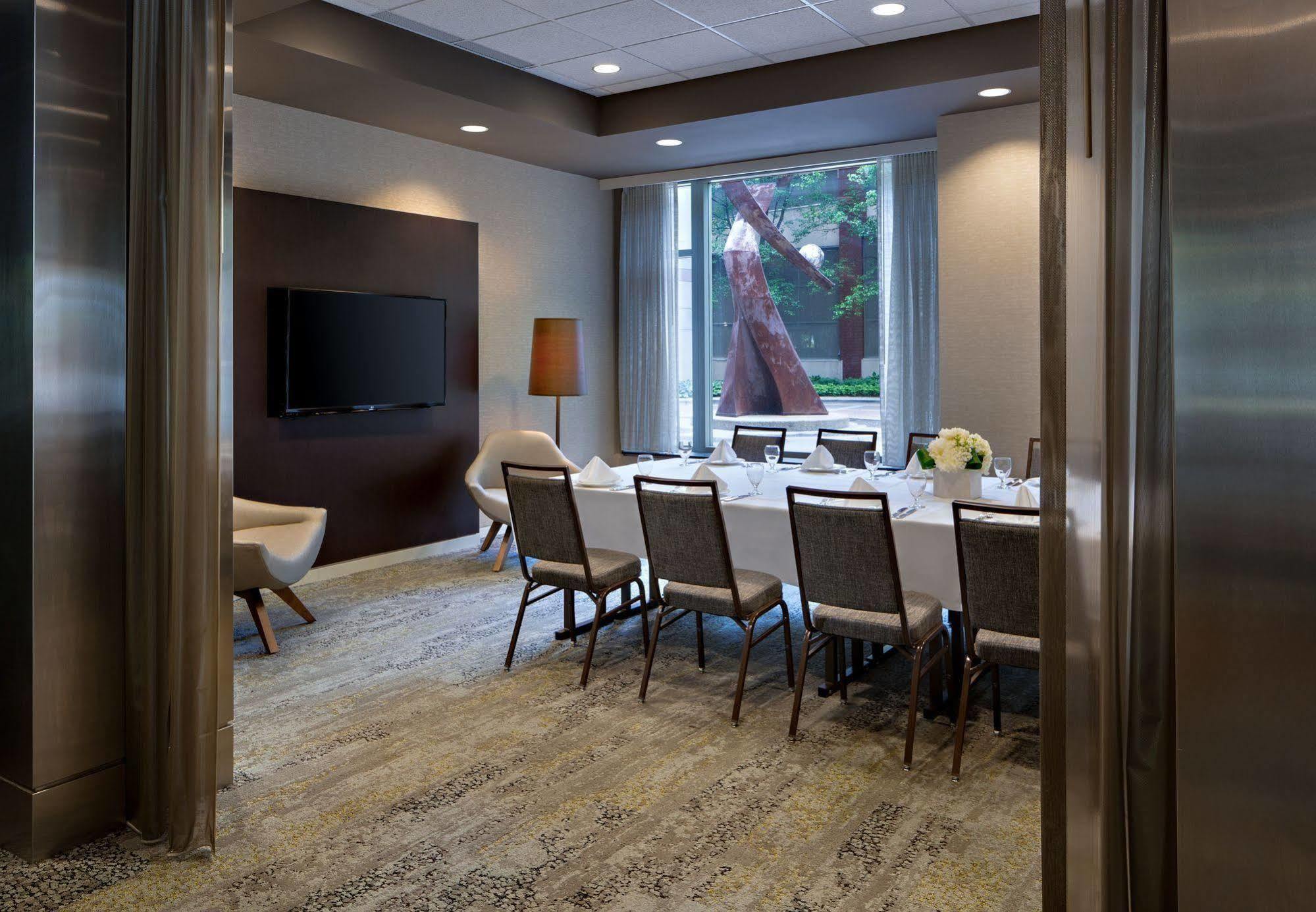Courtyard Grand Rapids Downtown Hotel Ngoại thất bức ảnh
